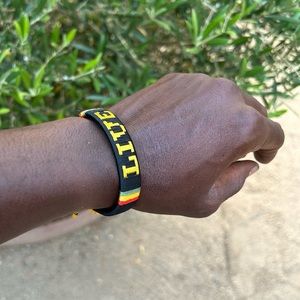 NW 💯 Hand knitted adjustable Bracelet Made in Benin